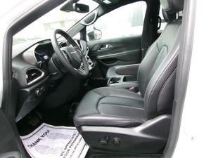 CHRYSLER PACIFICA SELECT - 3