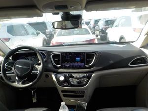 CHRYSLER PACIFICA TOURING L - 4