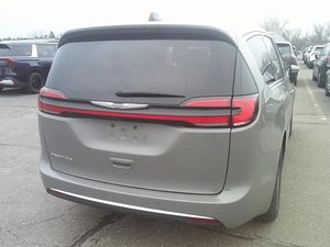 CHRYSLER PACIFICA TOURING L - 2