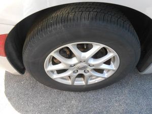 CHRYSLER VOYAGER LX - 8