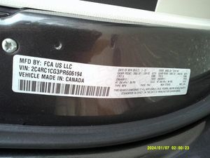 CHRYSLER VOYAGER LX - 7