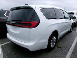 CHRYSLER PACIFICA TOURING L - 2