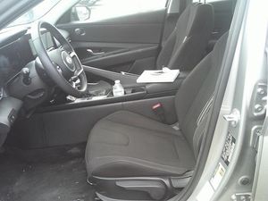 HYUNDAI ELANTRA SE - 3