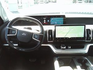 صورة 4 لـ 2025 FORD EXPEDITION PLATINUM