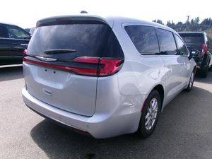 CHRYSLER PACIFICA TOURING L - 2