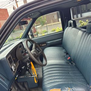 1993 Chevrolet SUBURBAN K2500 thumbnail 20