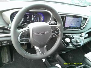 CHRYSLER PACIFICA SELECT - 4