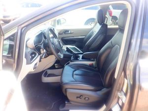 CHRYSLER PACIFICA TOURING L - 3