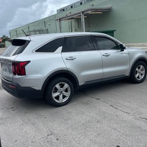 2021 KIA SORENTO LX photo 5