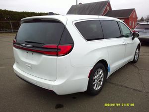 CHRYSLER PACIFICA TOURING L - 2