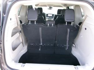 CHRYSLER PACIFICA TOURING L - 6