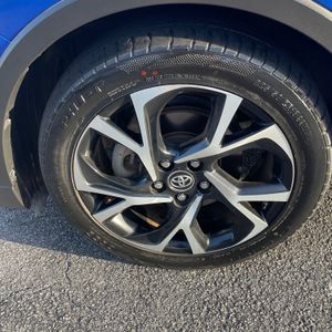 2019 Toyota C-HR LIMITED 照片 10