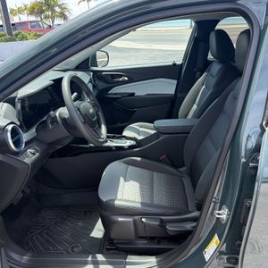 2025 Chevrolet TRAX LT thumbnail 24