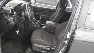2025 Toyota 4RUNNER SR5 photo 3