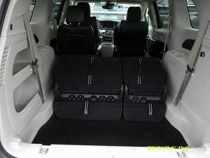 CHRYSLER PACIFICA TOURING L - 6