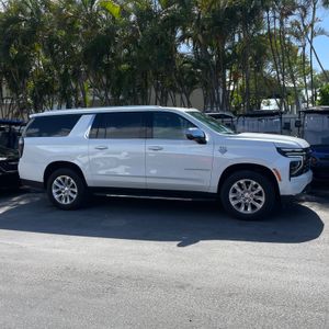 CHEVROLET SUBURBAN PREMIER - 6