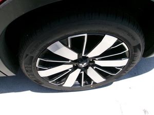 2025 Mitsubishi OUTLANDER 照片 8