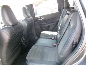 2025 Mitsubishi OUTLANDER SE — миниатюра 27