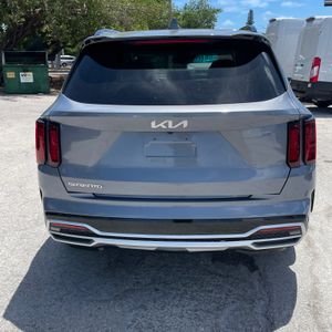 2023 KIA SORENTO S photo 4