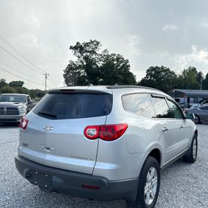 2011 Chevrolet TRAVERSE LT photo 5