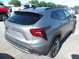 CHEVROLET TRAX LT - 2