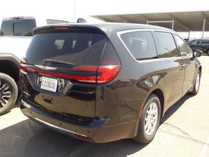 CHRYSLER PACIFICA TOURING L - 2