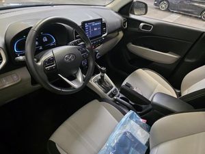 HYUNDAI VENUE SE - 4