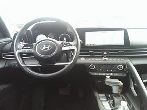 HYUNDAI ELANTRA SE - 4