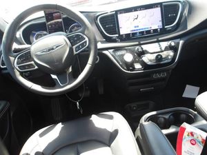 CHRYSLER PACIFICA SELECT - 4