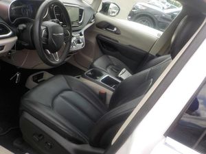 CHRYSLER PACIFICA TOURING L - 3