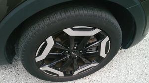 صورة 10 لـ 2025 KIA TELLURIDE S