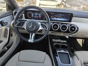 MERCEDES-BENZ CLA - 4