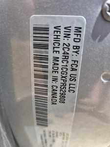 CHRYSLER VOYAGER LX - 7