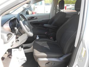 CHRYSLER VOYAGER LX - 3