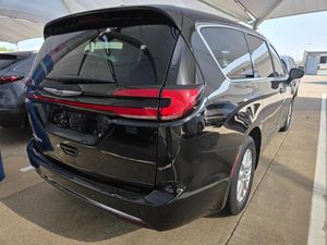 صورة 2 لـ 2024 Chrysler PACIFICA TOURING L