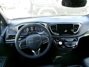 CHRYSLER PACIFICA SELECT - 4