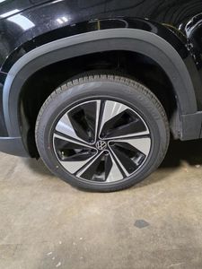 2025 Volkswagen TAOS SE — миниатюра 11
