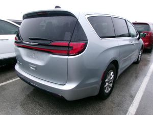 CHRYSLER PACIFICA TOURING L - 2