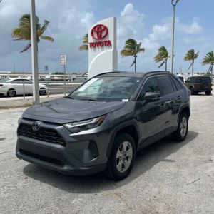 2023 Toyota RAV4 XLE photo 1
