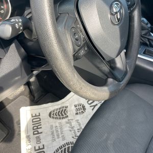 صورة مصغرة 52 لـ 2021 Toyota RAV4 LE