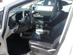 CHRYSLER PACIFICA TOURING L - 3