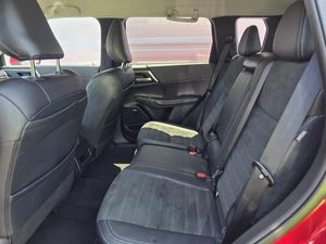 2025 Mitsubishi OUTLANDER — миниатюра 17