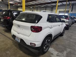 HYUNDAI VENUE SE - 2