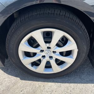 Toyota Corolla LE - 10