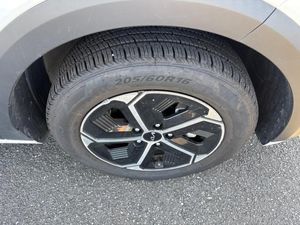 صورة 8 لـ 2025 KIA NIRO LX