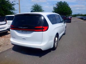 CHRYSLER PACIFICA TOURING L - 2