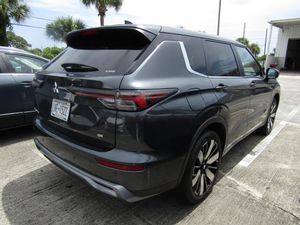 2025 Mitsubishi OUTLANDER SE 照片 2