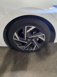 صورة 9 لـ 2025 Hyundai ELANTRA SE