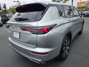 2025 Mitsubishi OUTLANDER SE — фото 2