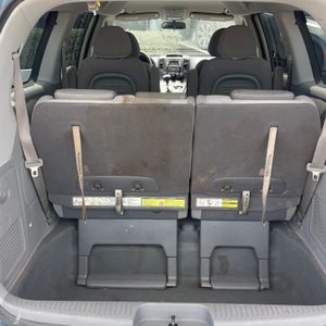صورة 31 لـ 2012 KIA SEDONA LX